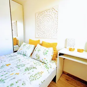  Alloggio in famiglia Private In Renovated - Tram 1 Min Walk
